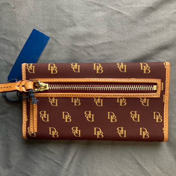NWT Dooney & Bourke Gretta Signature Continental Wallet/Clutch - Picture 4 of 7